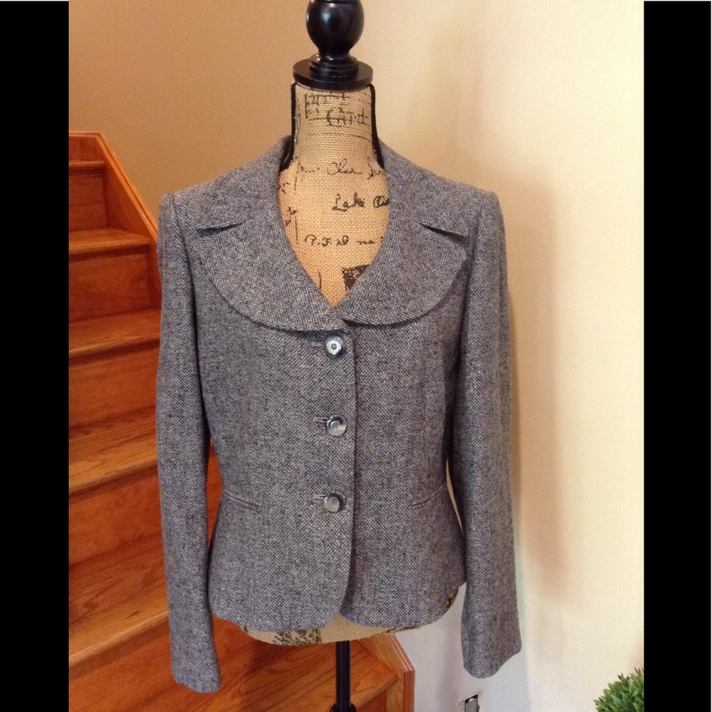 NWT TAHARI jacket. Beautiful